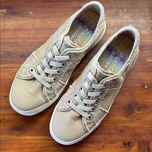 BLOWFISH Malibu Super Smile Slip-On Sneakers Tan Women's 7.5